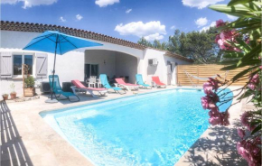 Nice home in Villecroze with Outdoor swimming pool, WiFi and 3 Bedrooms
